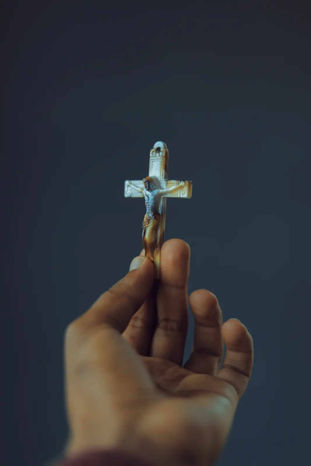 Entrega de obsequios en una actividad de Vida Plena en Jesús